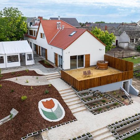 Knáb Panzió Acomodação com café da manhã Nemesnadudvar Exterior foto